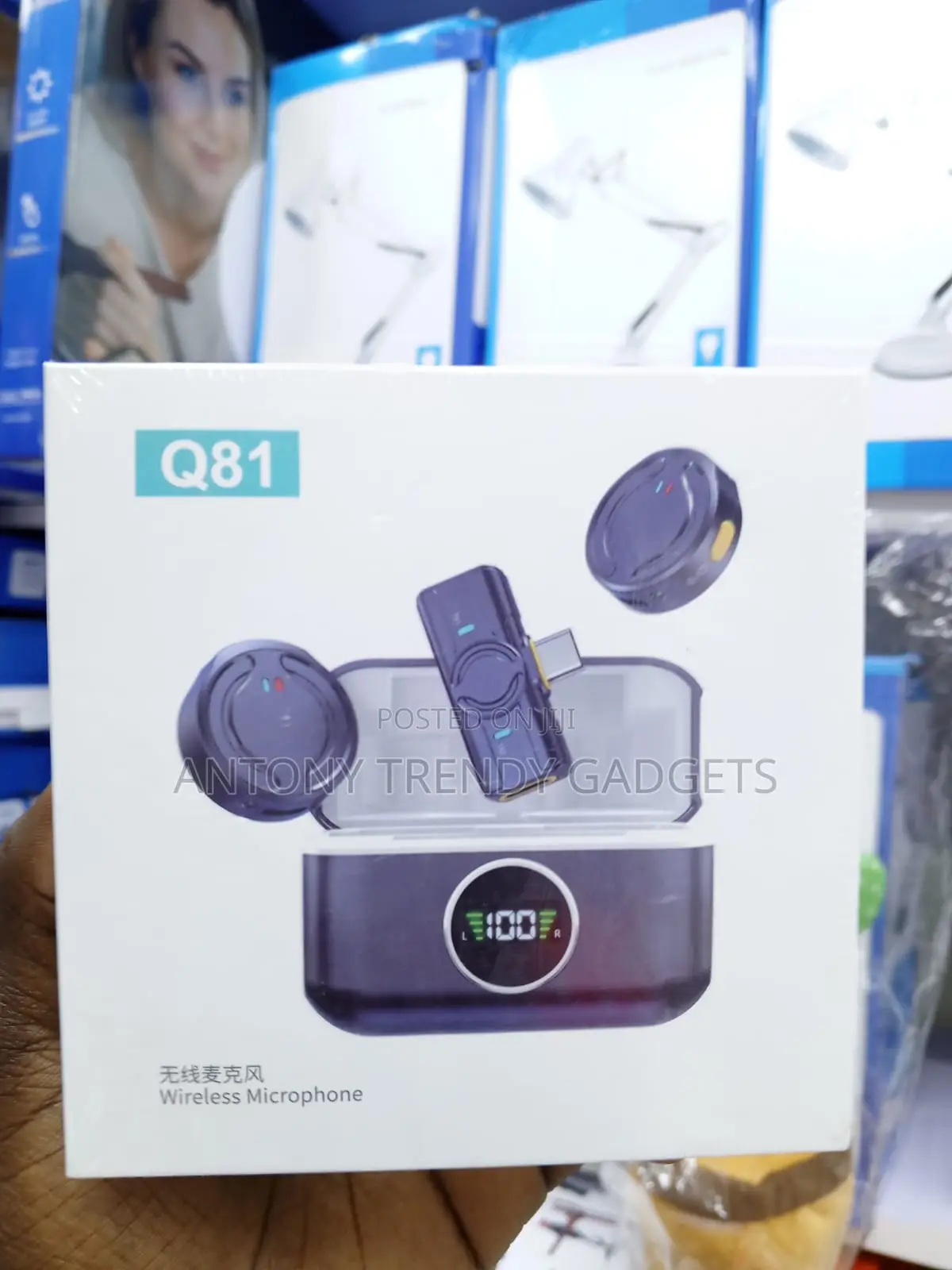 Q81 Plug Play Wireless Microphone With Charging Case