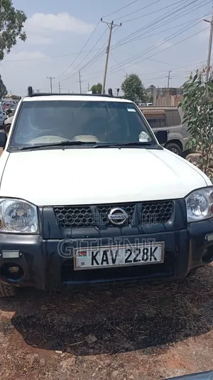 Nissan Hardbody 2000i 2006 White