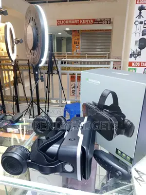 G04EA VR Headset With Stereo Headphones Wireless Gamepad