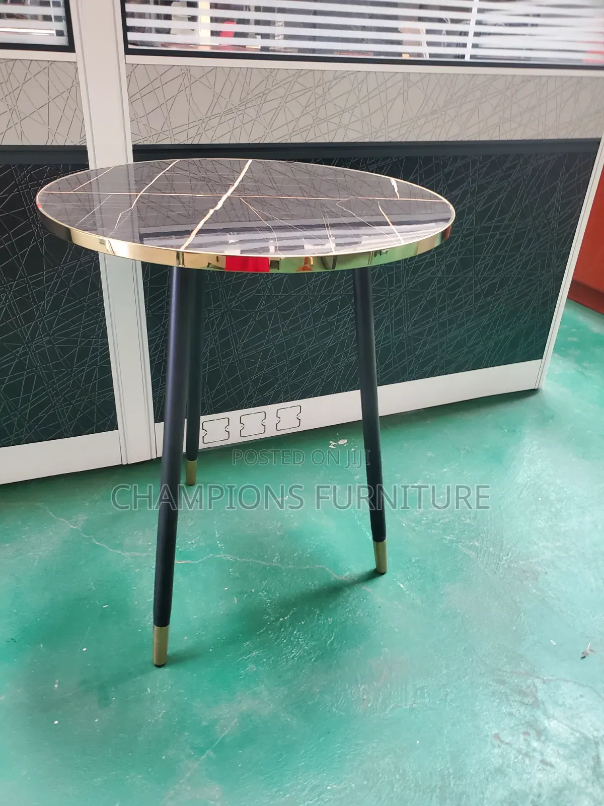Moderm Black Marble Patterned Round Accent Table