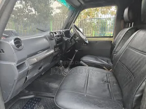 Toyota Land Cruiser 2014 Gold