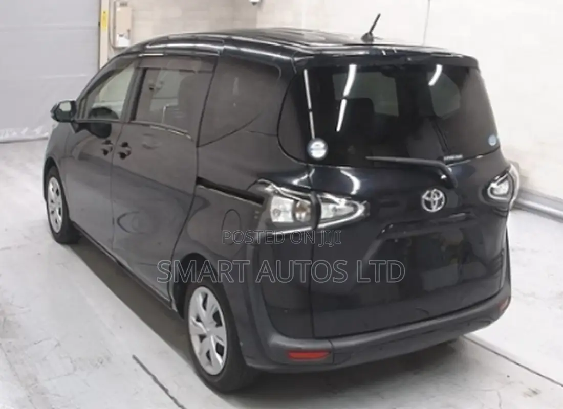 Toyota Sienta 2020 Black