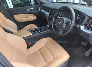 Volvo XC60 2019 Burgundy