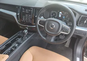 Volvo XC60 2019 Burgundy