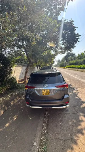Toyota Fortuner 2016 Gray
