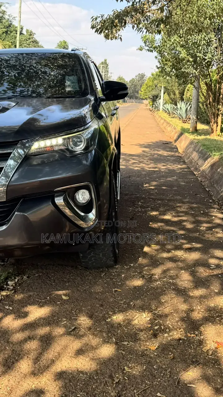 Toyota Fortuner 2016 Gray