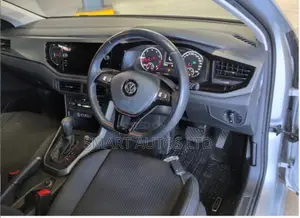 Volkswagen Polo 2019 Silver