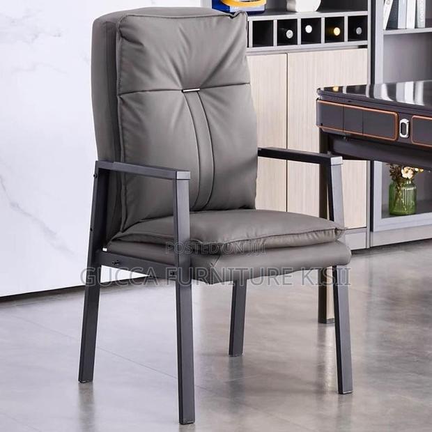 Office Chair; Executive Cushioned Visitors Chair