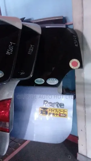 Toyota Porte Boot,tailgate