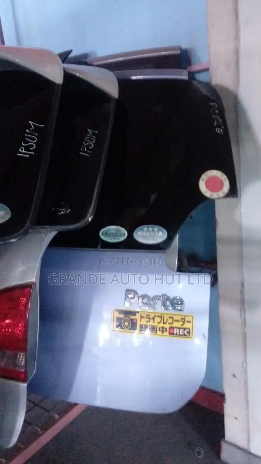 Toyota Porte Boot,tailgate