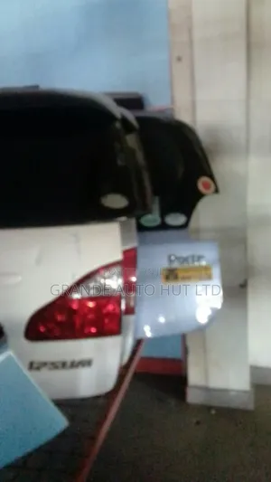 Toyota Porte Boot,tailgate