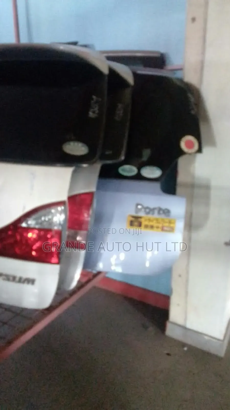 Toyota Porte Boot,tailgate