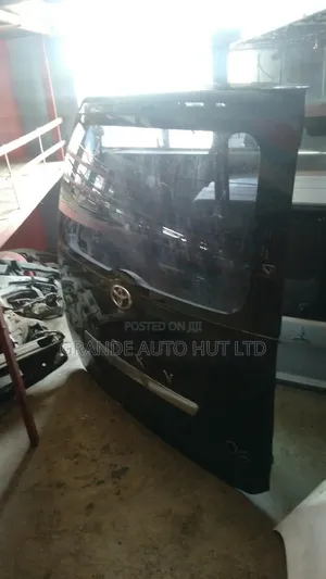 Toyota Voxy Boot,tailgate