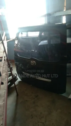 Toyota Voxy Boot,tailgate