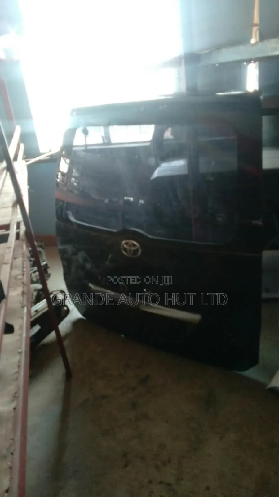 Toyota Voxy Boot,tailgate