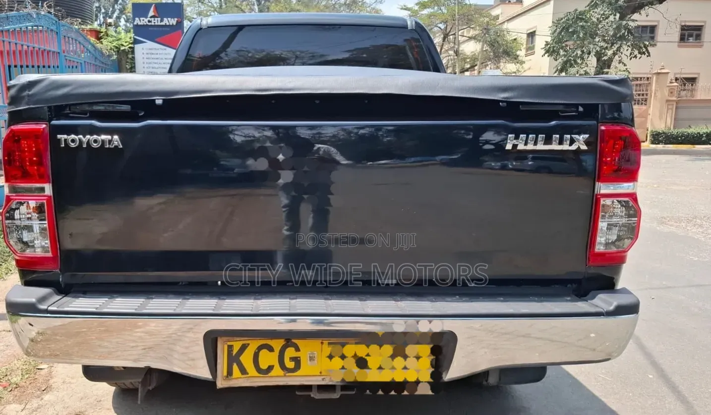 Toyota Hilux 2009 Black