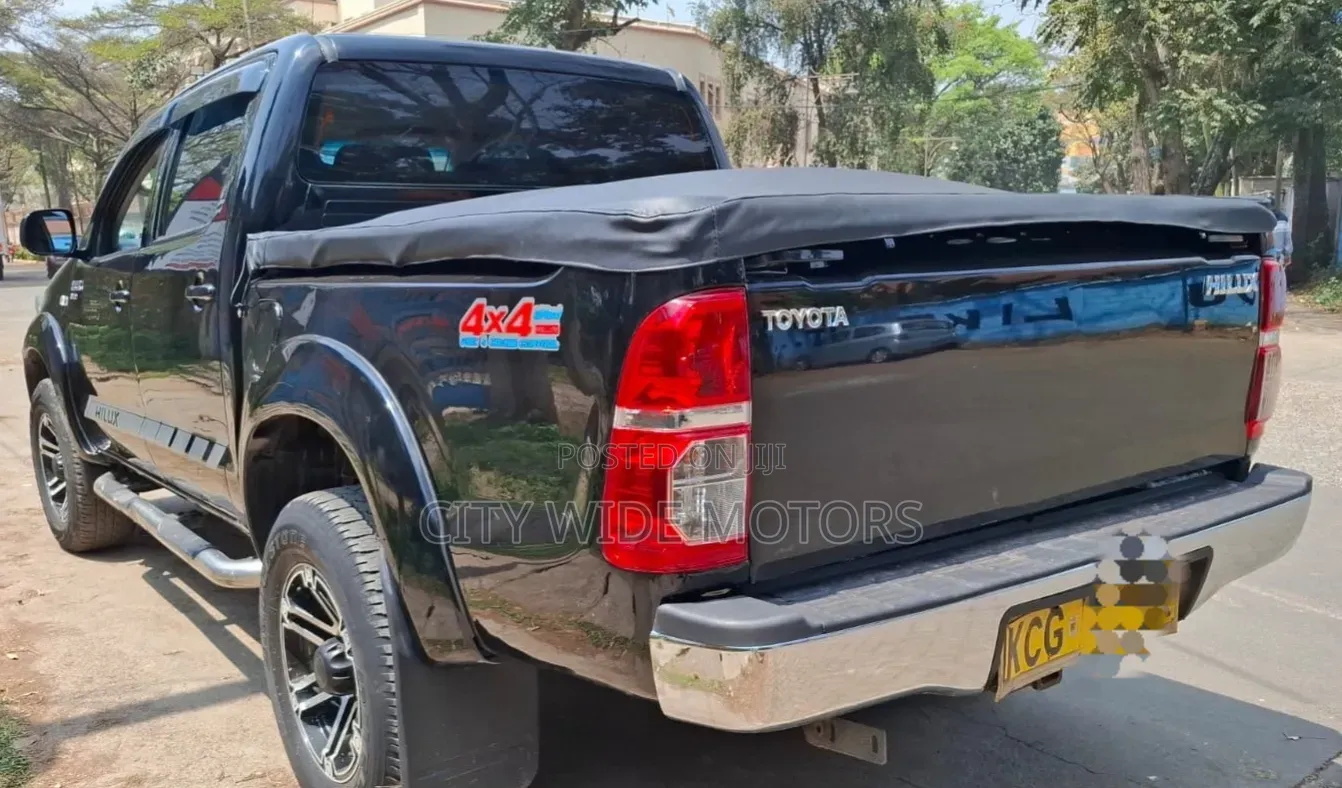 Toyota Hilux 2009 Black