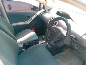 Toyota Vitz 2005 Silver