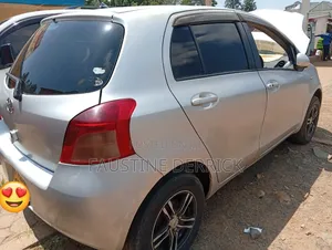 Toyota Vitz 2005 Silver
