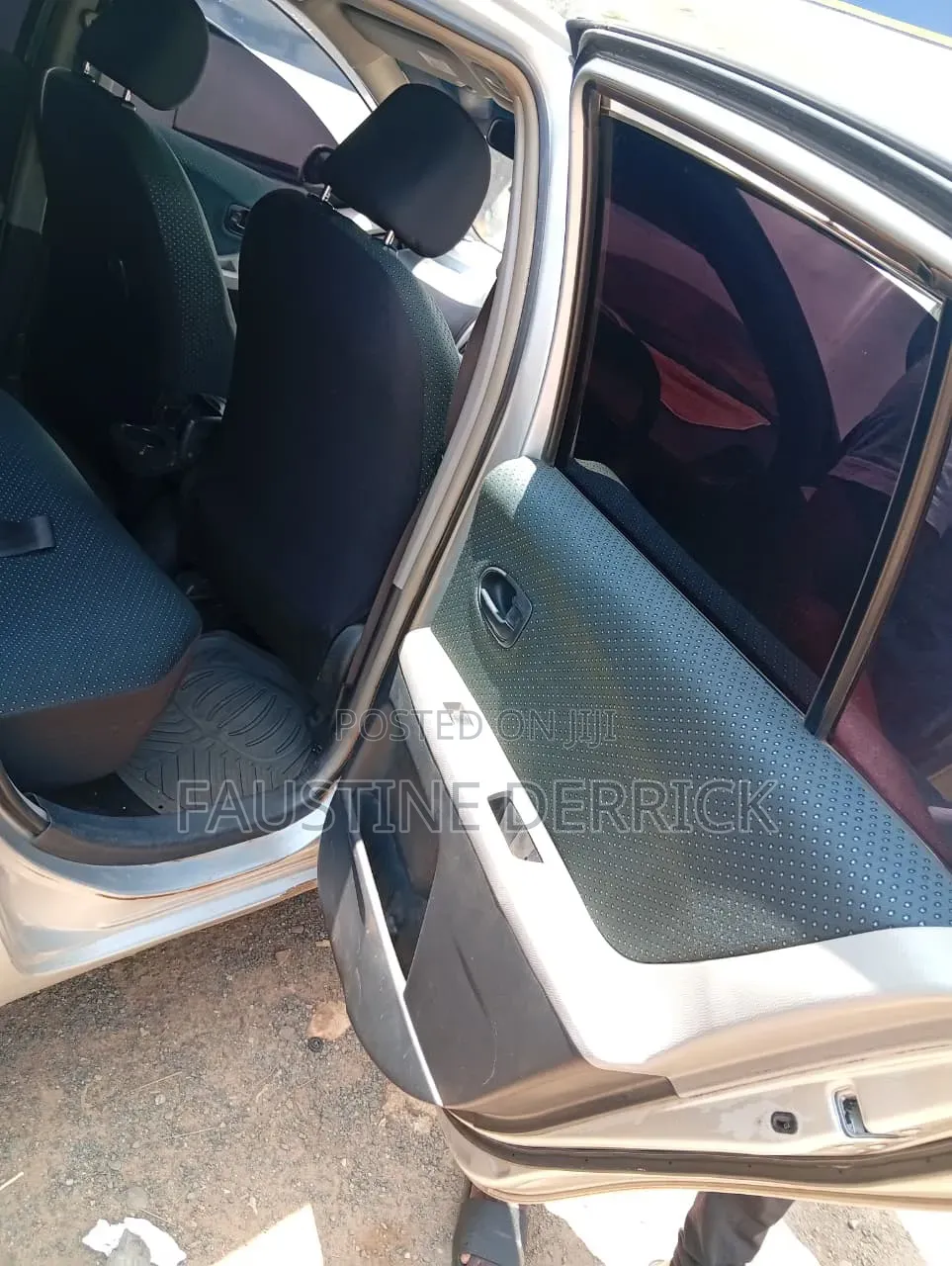Toyota Vitz 2005 Silver