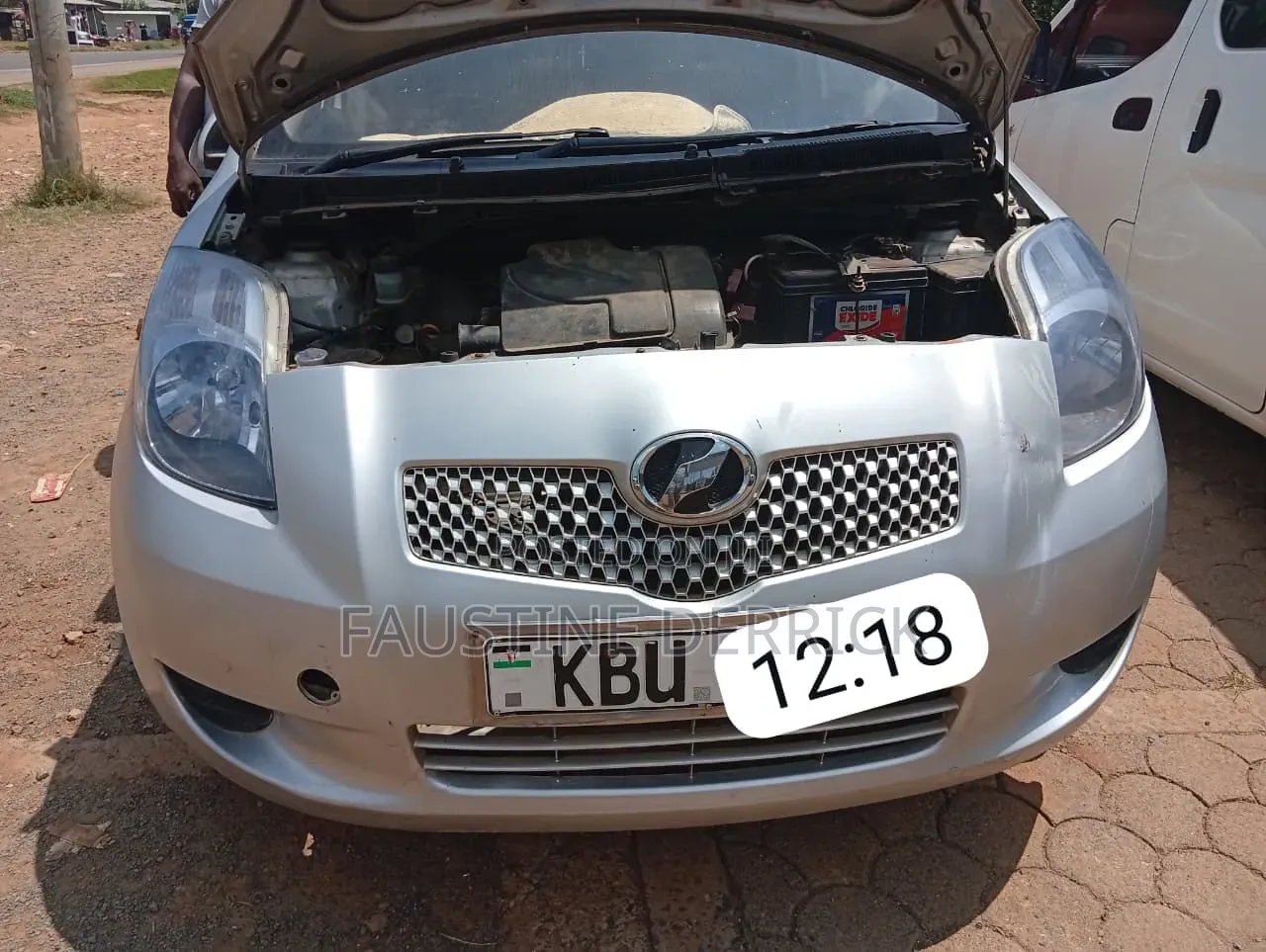 Toyota Vitz 2005 Silver