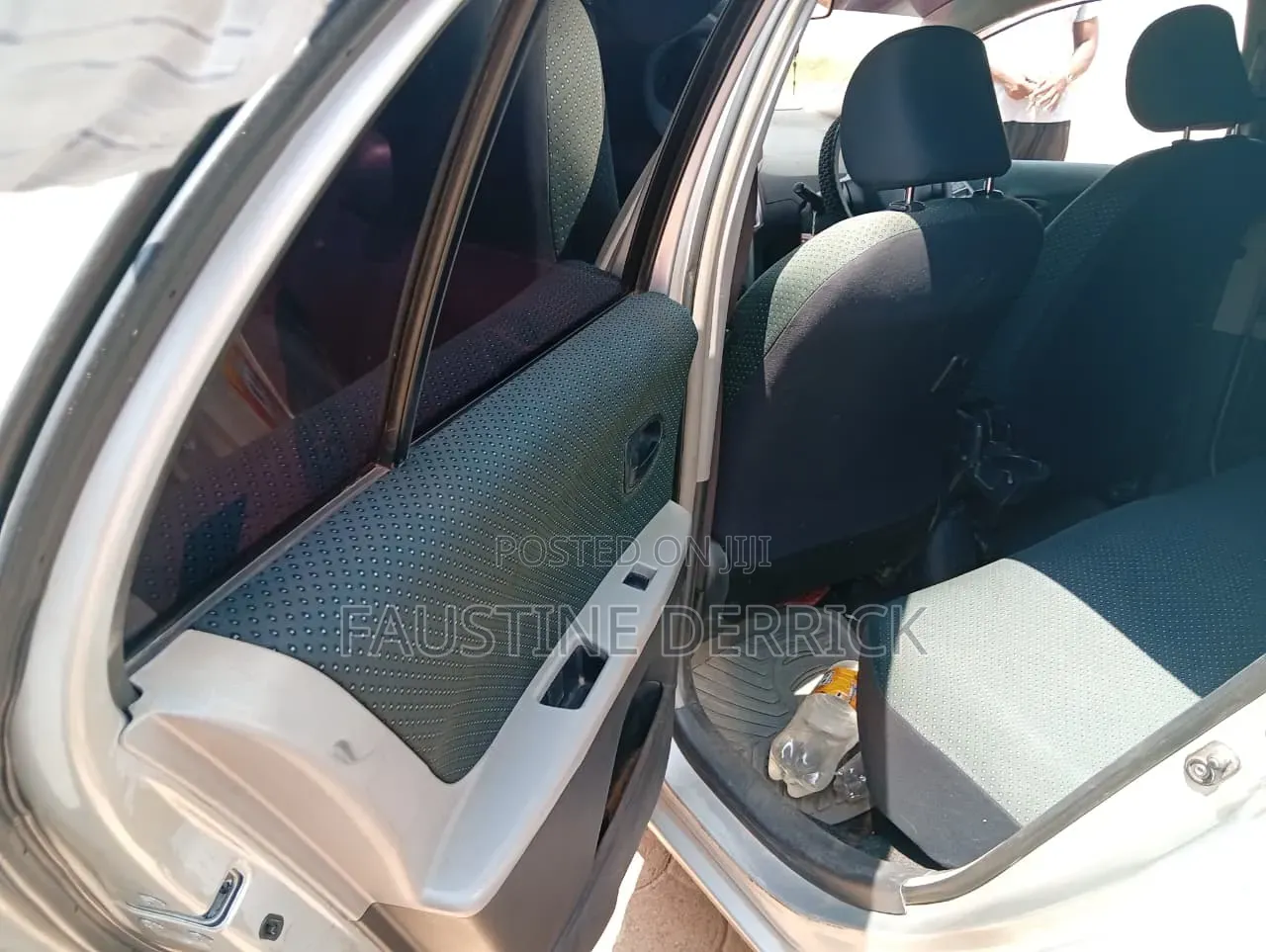 Toyota Vitz 2005 Silver