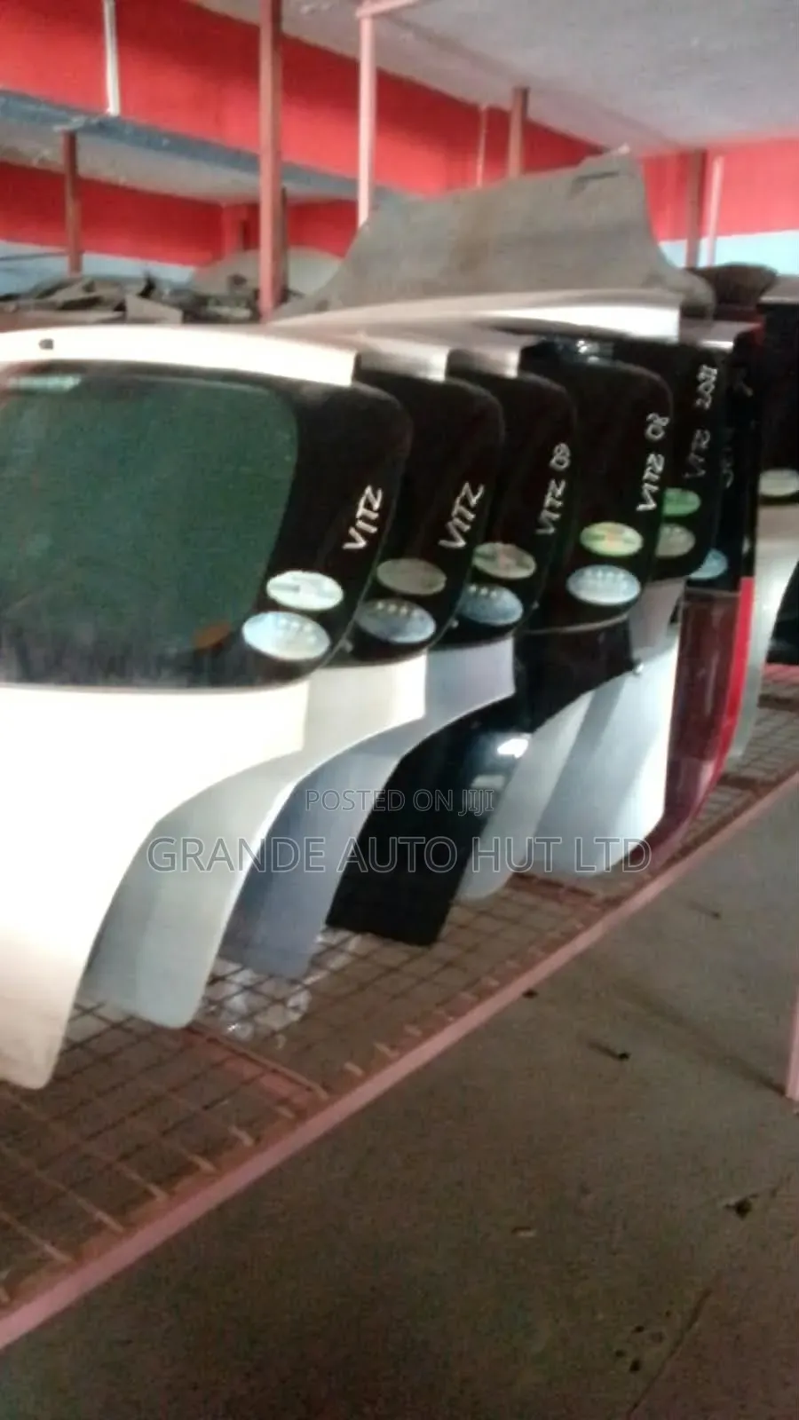 Vitz Boot /Tailgate 05,2011