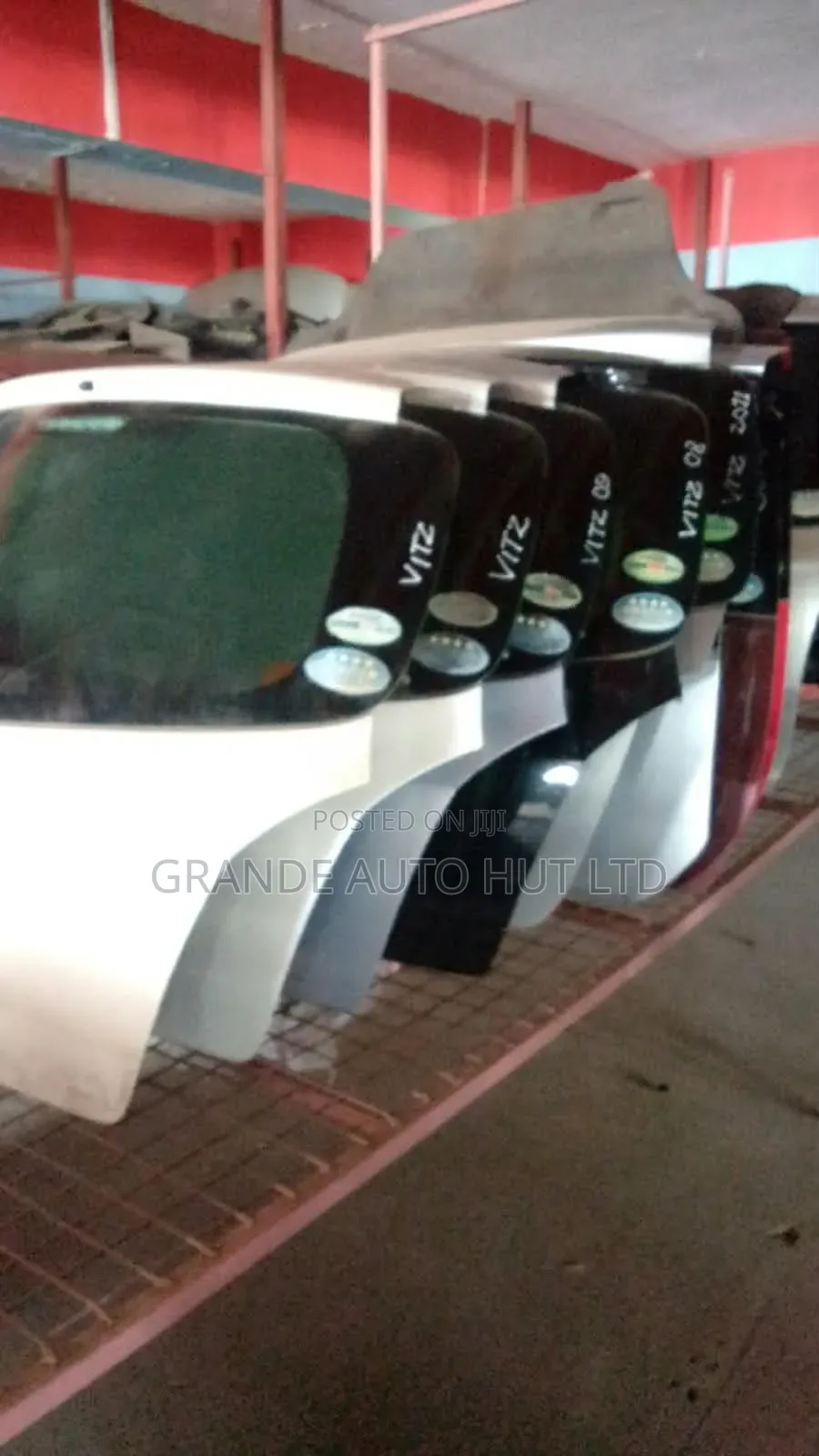Vitz Boot /Tailgate 05,2011