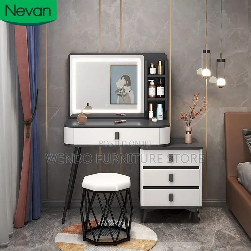 Dressers; Classic Home Dressing Room Vanity Set With Elegant Lighting
