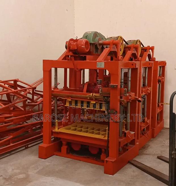 Concrete Brick Making Machine