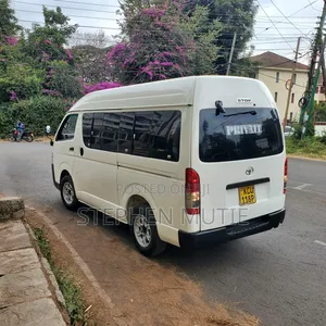 Toyota HiAce 2012 White