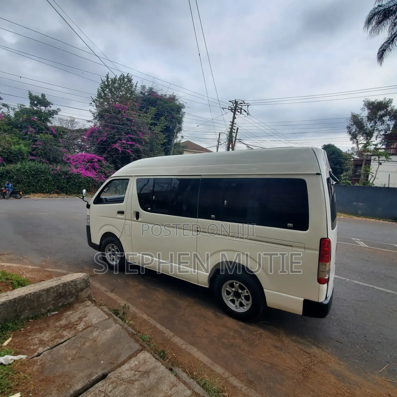 Toyota HiAce 2012 White