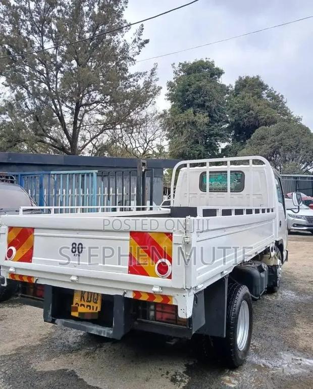 Isuzu Elf NQR - thumbnail 2