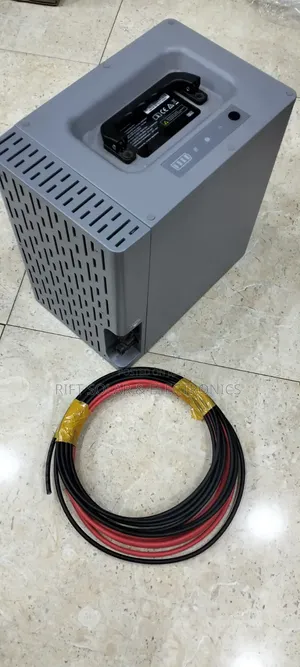 2kwh - 1000 Watts Vestwood Backup Power - 595W Solar + 10m PV Cable