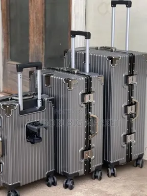 3 in 1 Luxurious Managerial Zippless Suitcase