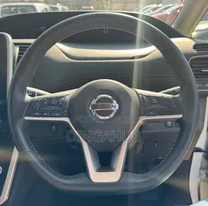 Nissan Serena 2019 White