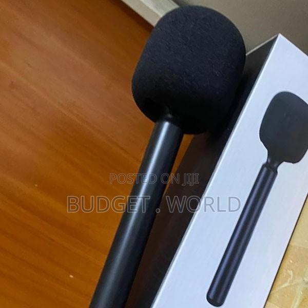 Premium Wireless Lavalier Microphone for Vlogging Clear Voice Capture