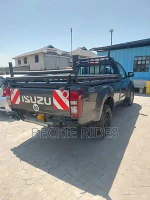 Isuzu D-MAX 2023 Gray