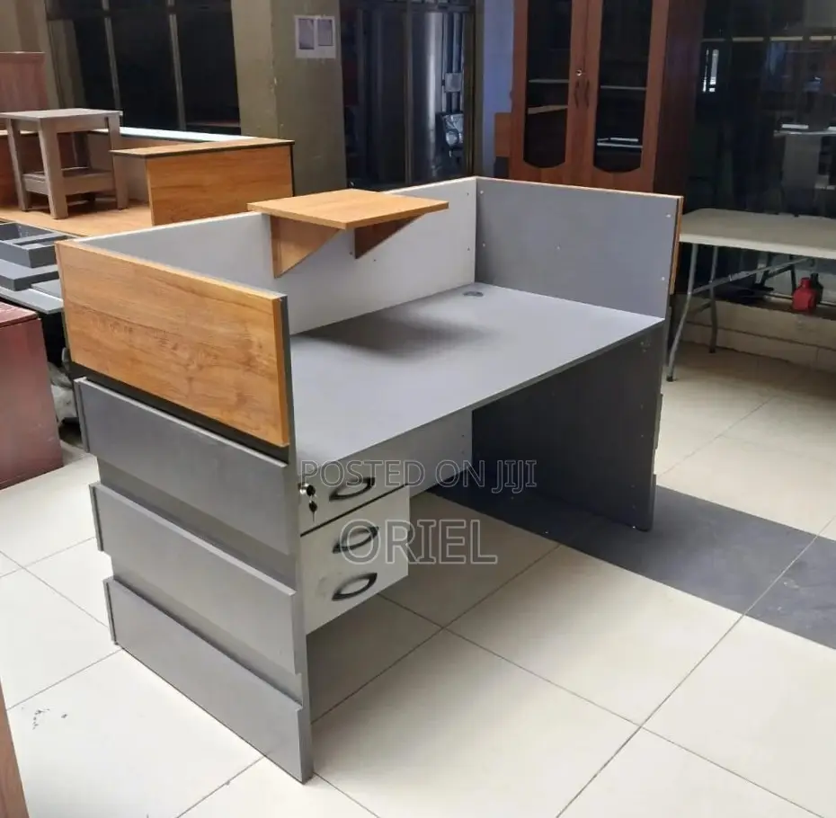 Office Desk : 1.4M Reception Custom Desk