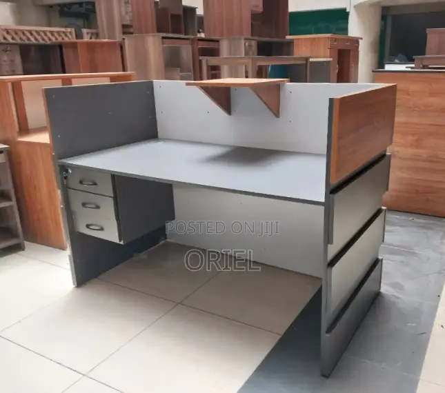 Office Desk : 1.4M Reception Custom Desk