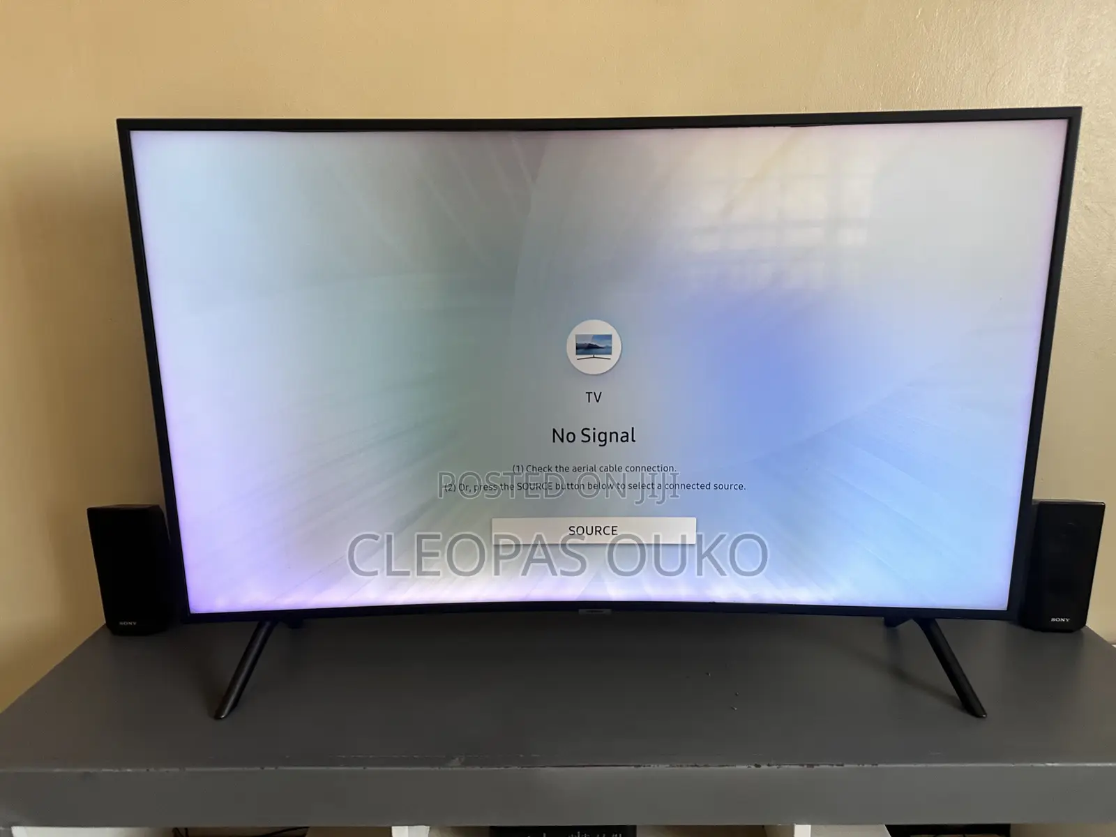 Samsung 49" Curved UHD Smart TV (UA49RU7300) – Excellent Condition