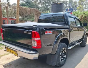 Toyota Hilux 2011 Black