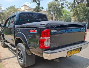 Toyota Hilux 2011 Black
