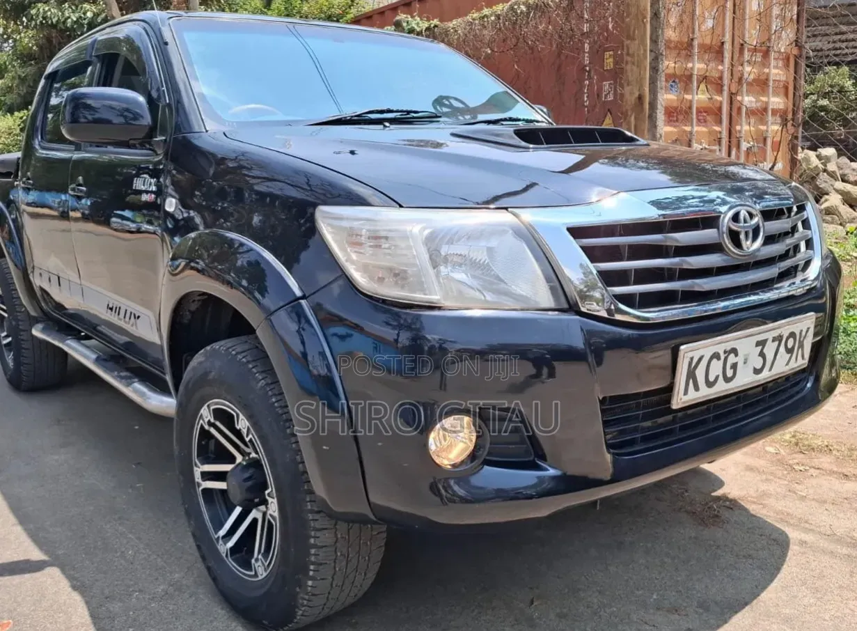 Toyota Hilux 2011 Black