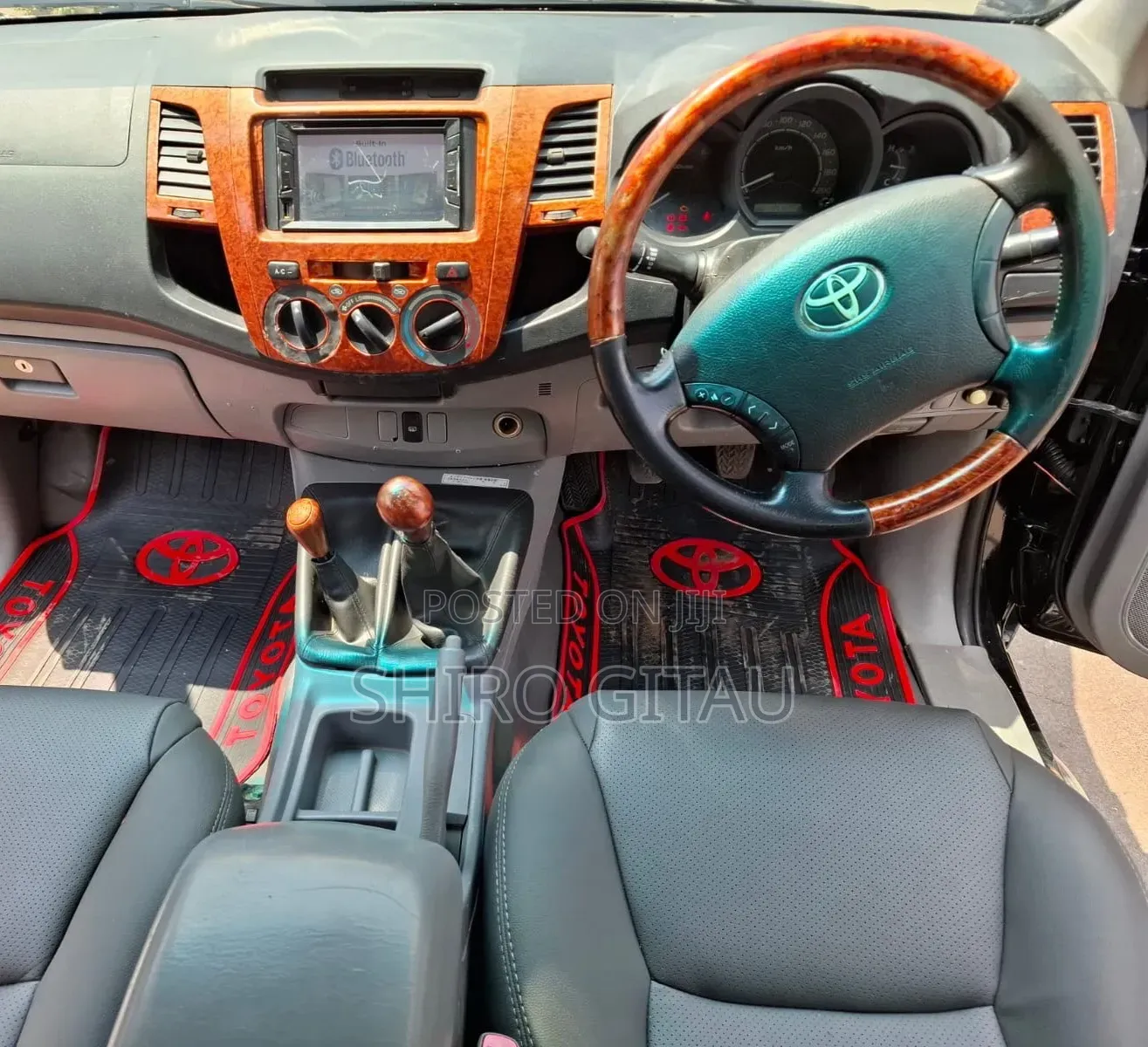 Toyota Hilux 2011 Black
