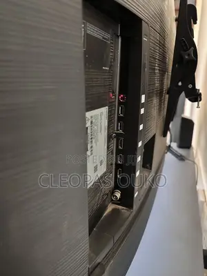 Samsung 49" Curved UHD Smart TV (UA49RU7300) – Excellent Condition