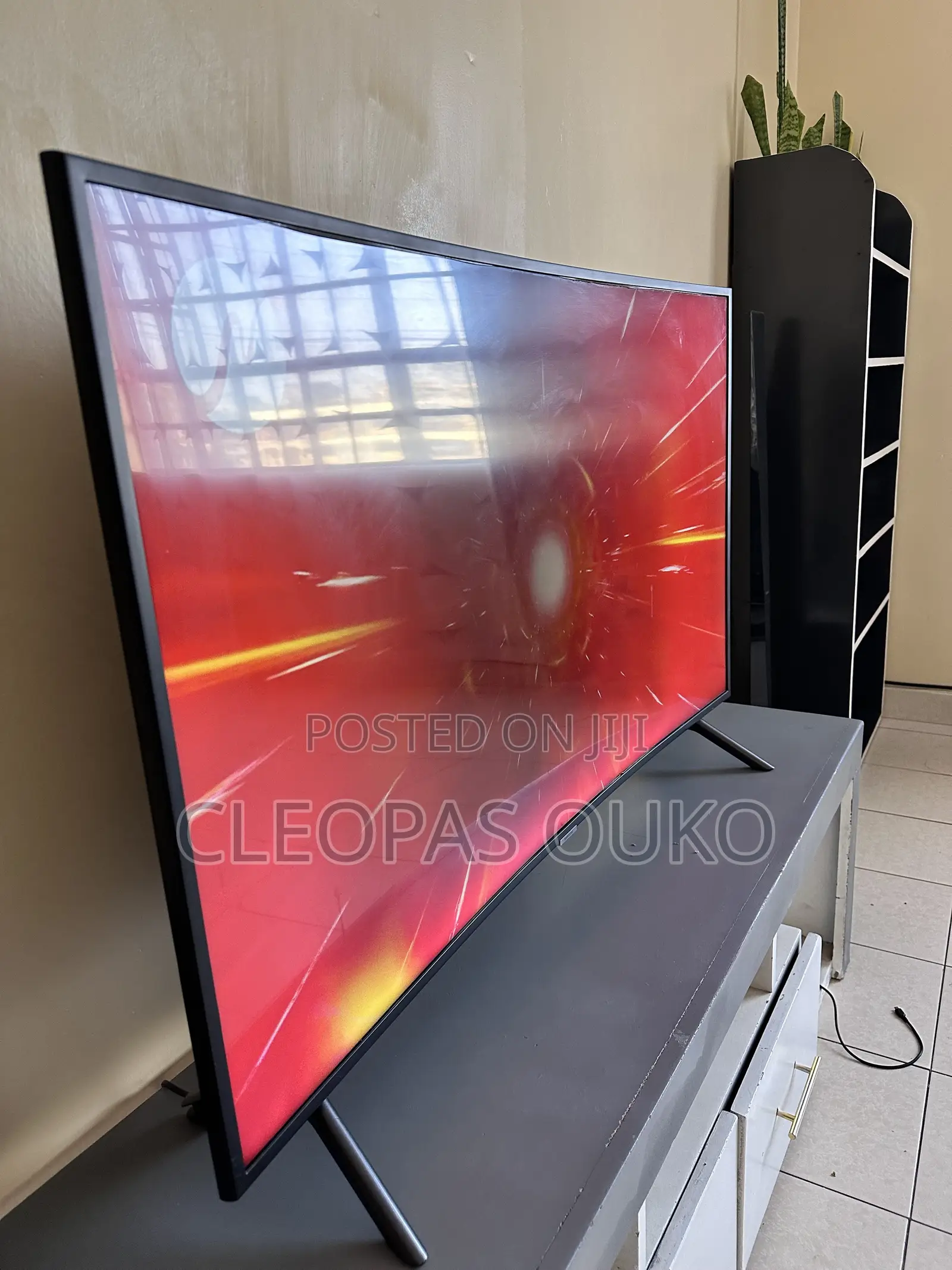 Samsung 49" Curved UHD Smart TV (UA49RU7300) – Excellent Condition