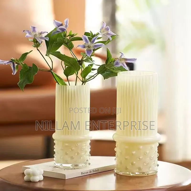 Ribbed Statement Glass Flower Vase