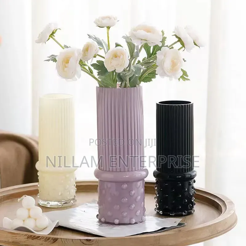 Ribbed Statement Glass Flower Vase
