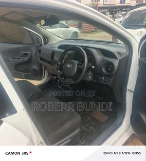 Toyota Vitz 2018 White